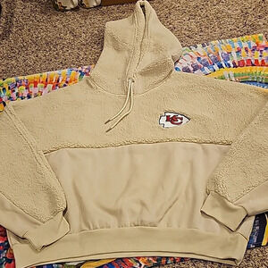 NFL Kansas City Chiefs Sherpa style cropped sweatshirt women’s NWT